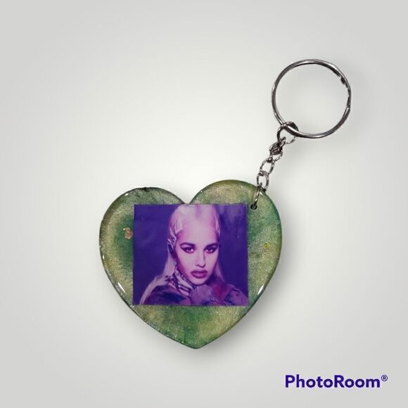 Tommy Genesis Green Glitter Keychain (Z154) - Picture 1 of 9